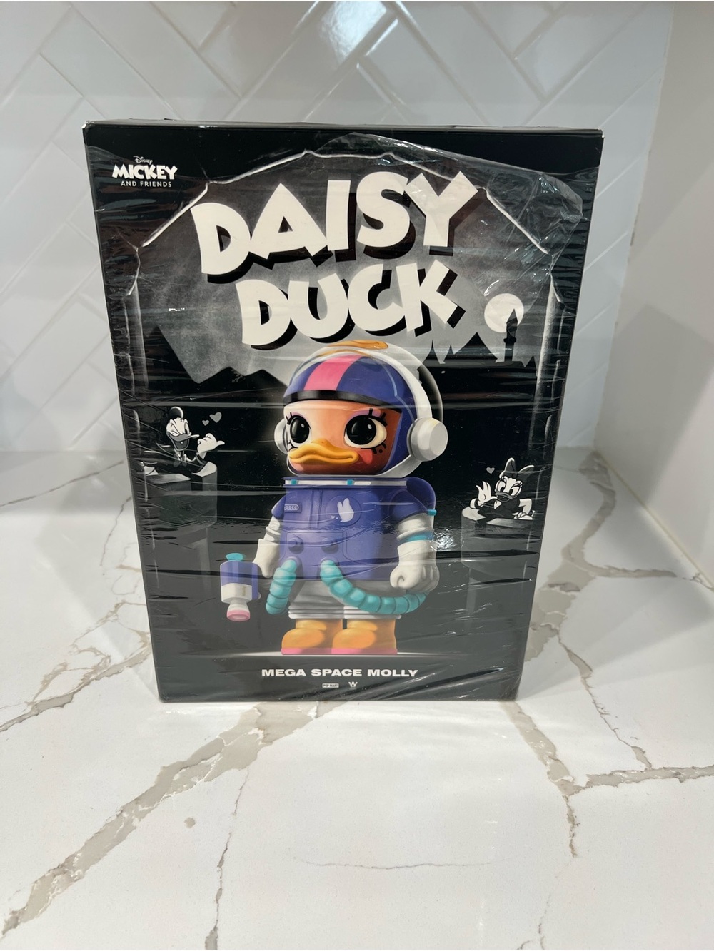 POP MART MEGA SPACE MOLLY 400% Daisy Duck Mega Space Molly Figure